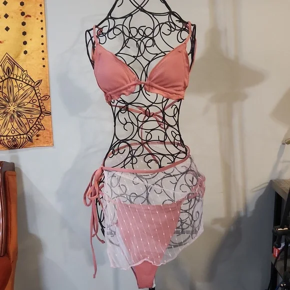 Pink Bikini - Picture 1 of 7